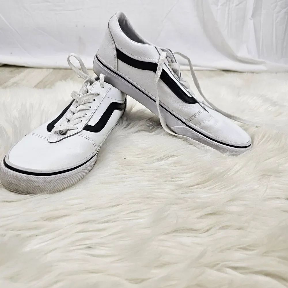 VANS OLD SKOOL  WHITE pebble leather/Black detail SHOES old skool M9  W10.5